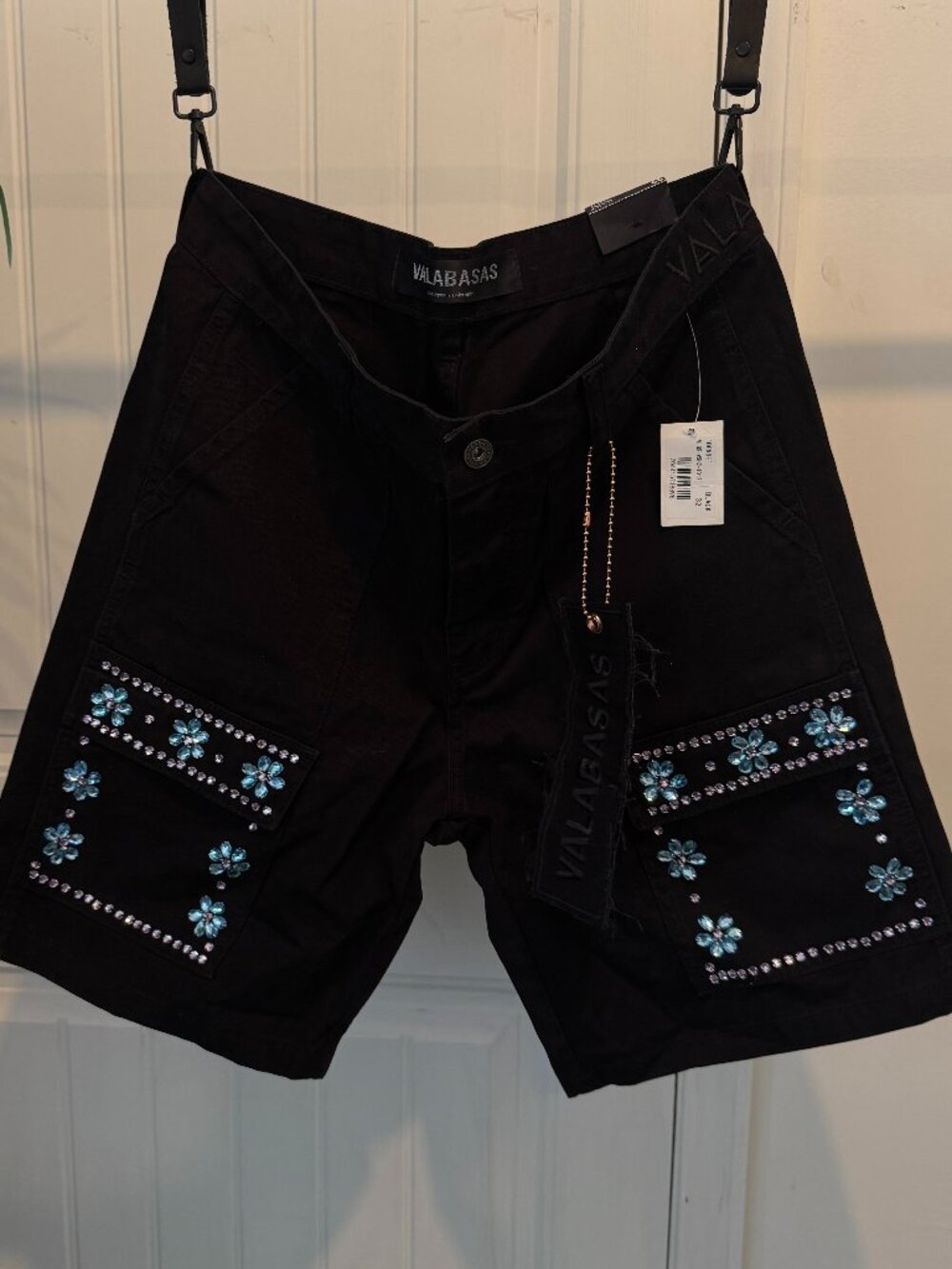 VALABASAS Black Cargo Shorts with Blue Flower Embellishments Sz 32